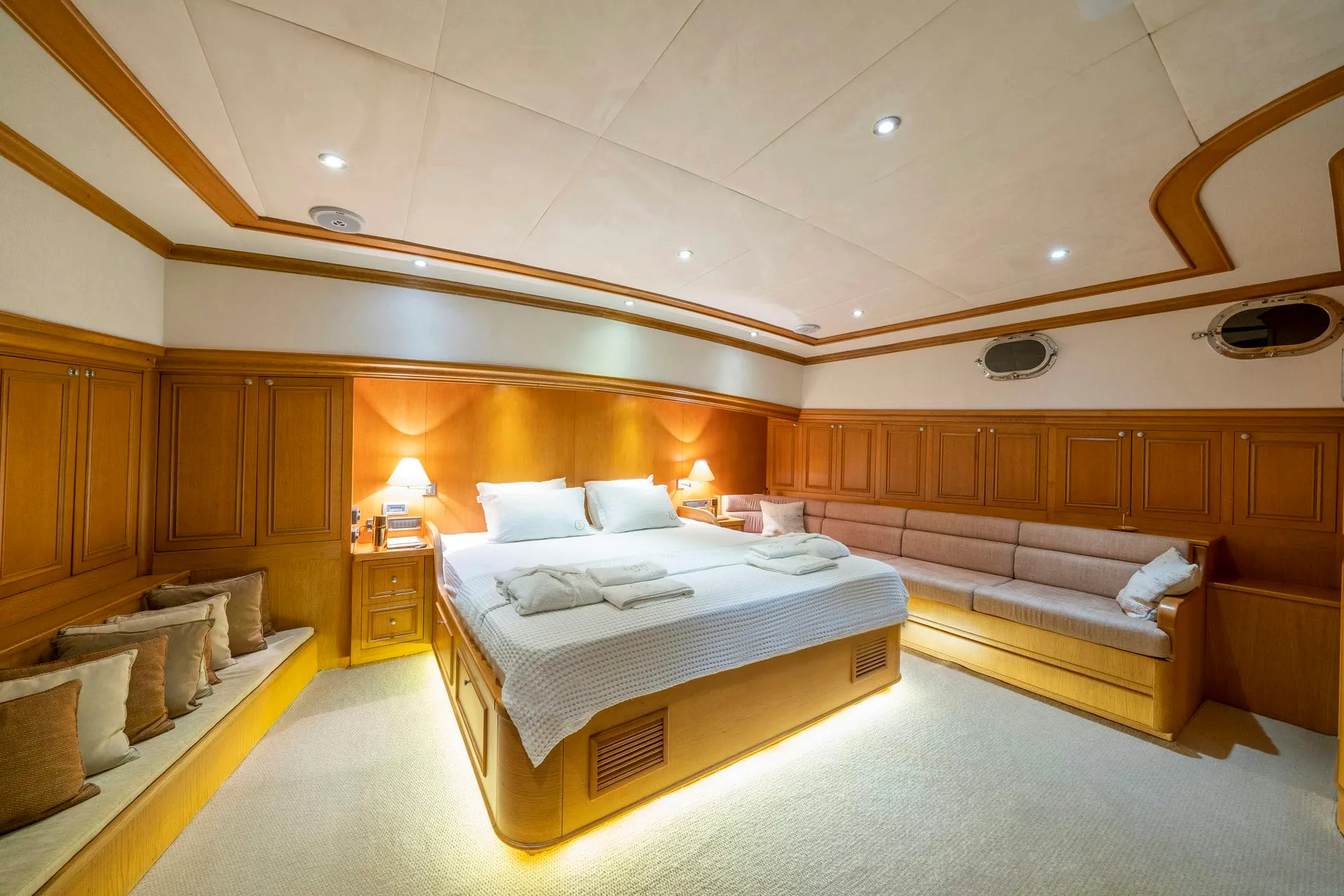 Babylon yacht interior or exterior view