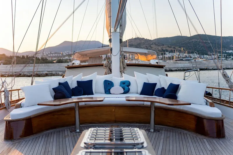 Babylon yacht interior or exterior view