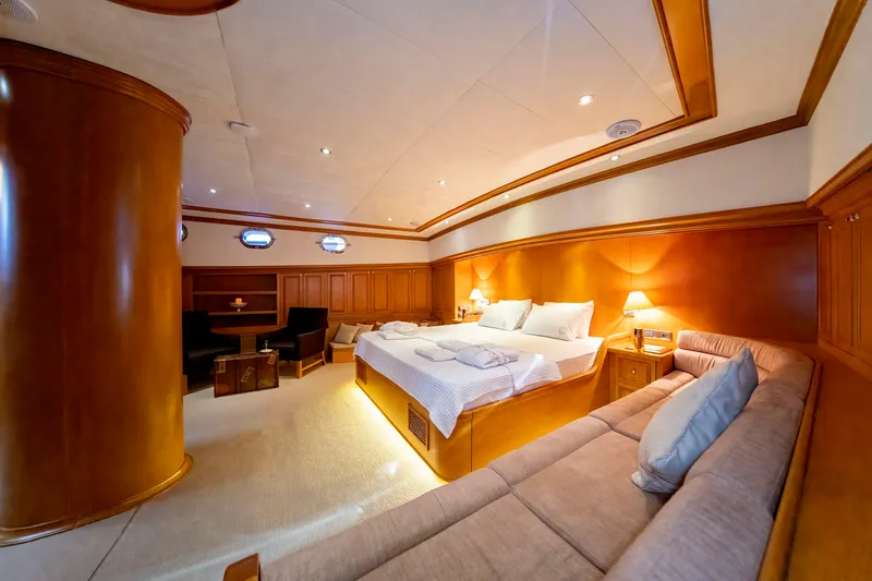 Babylon yacht interior or exterior view