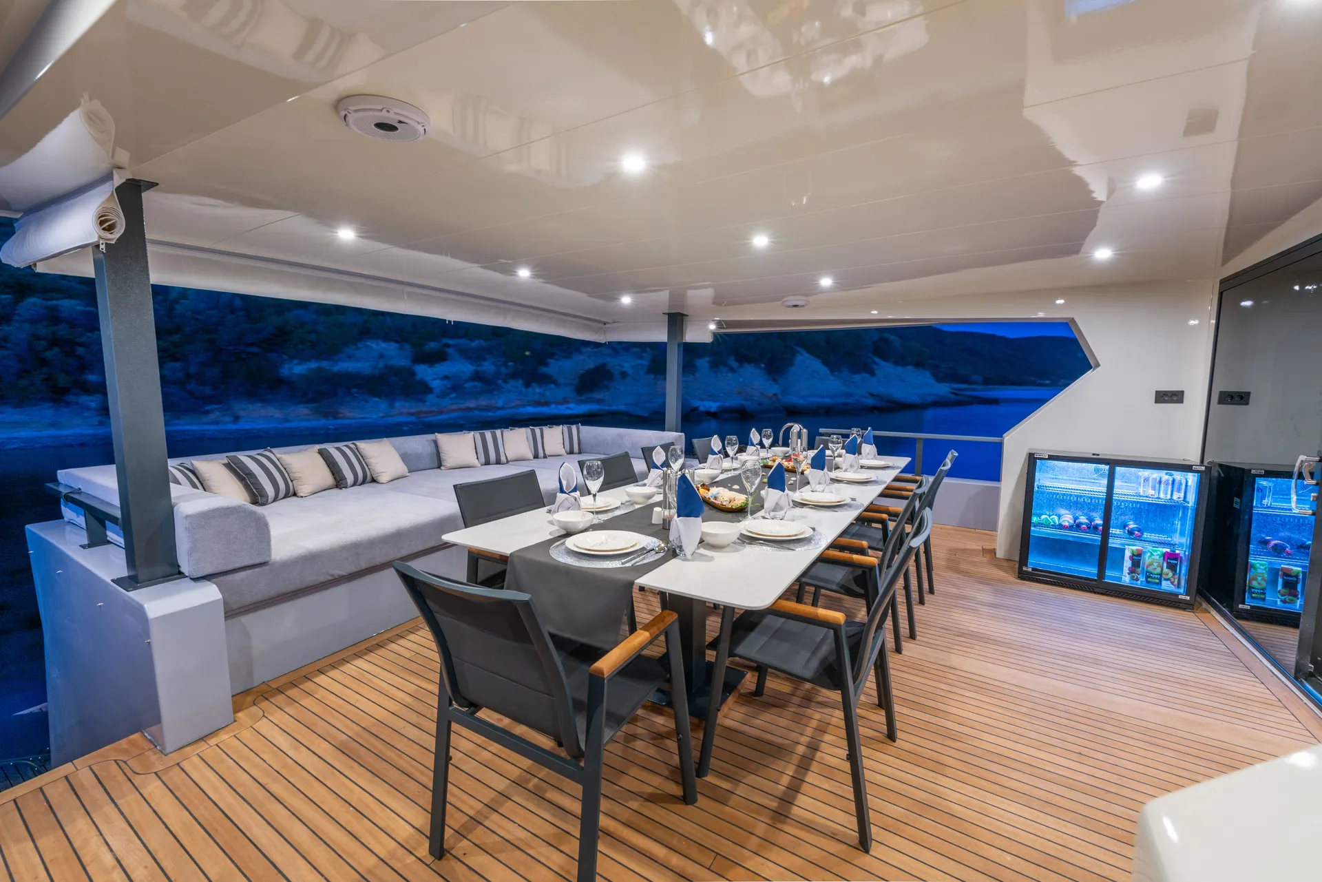 Calm Down yacht interior or exterior view