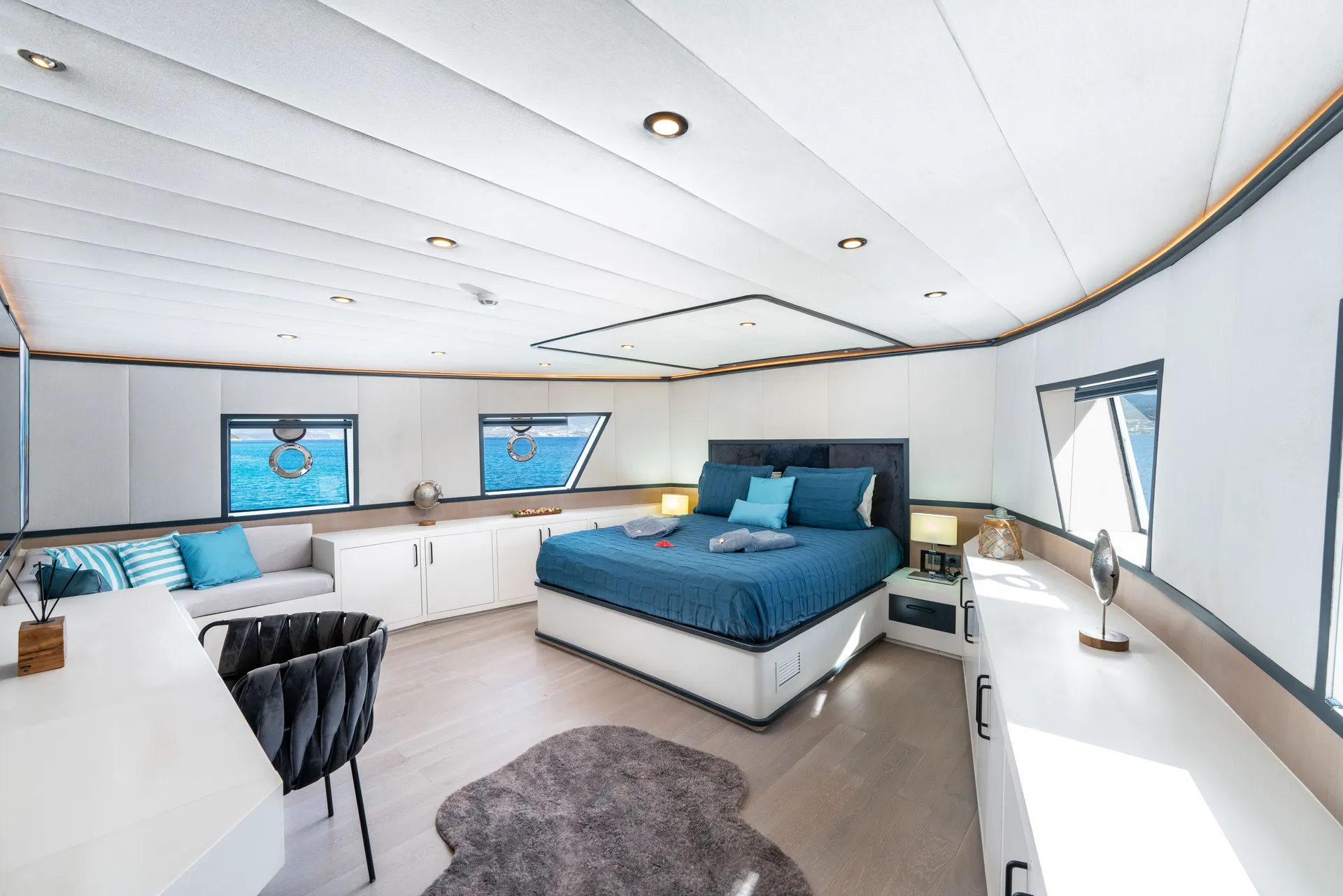 Calm Down yacht interior or exterior view
