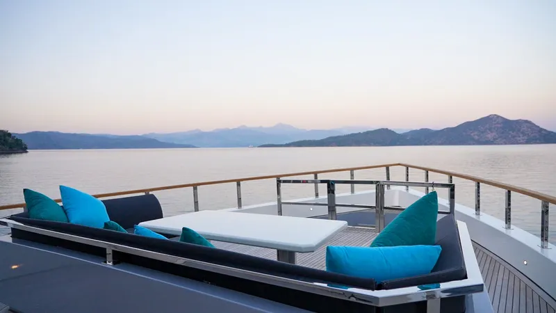 Cinar Yildizi yacht interior or exterior view