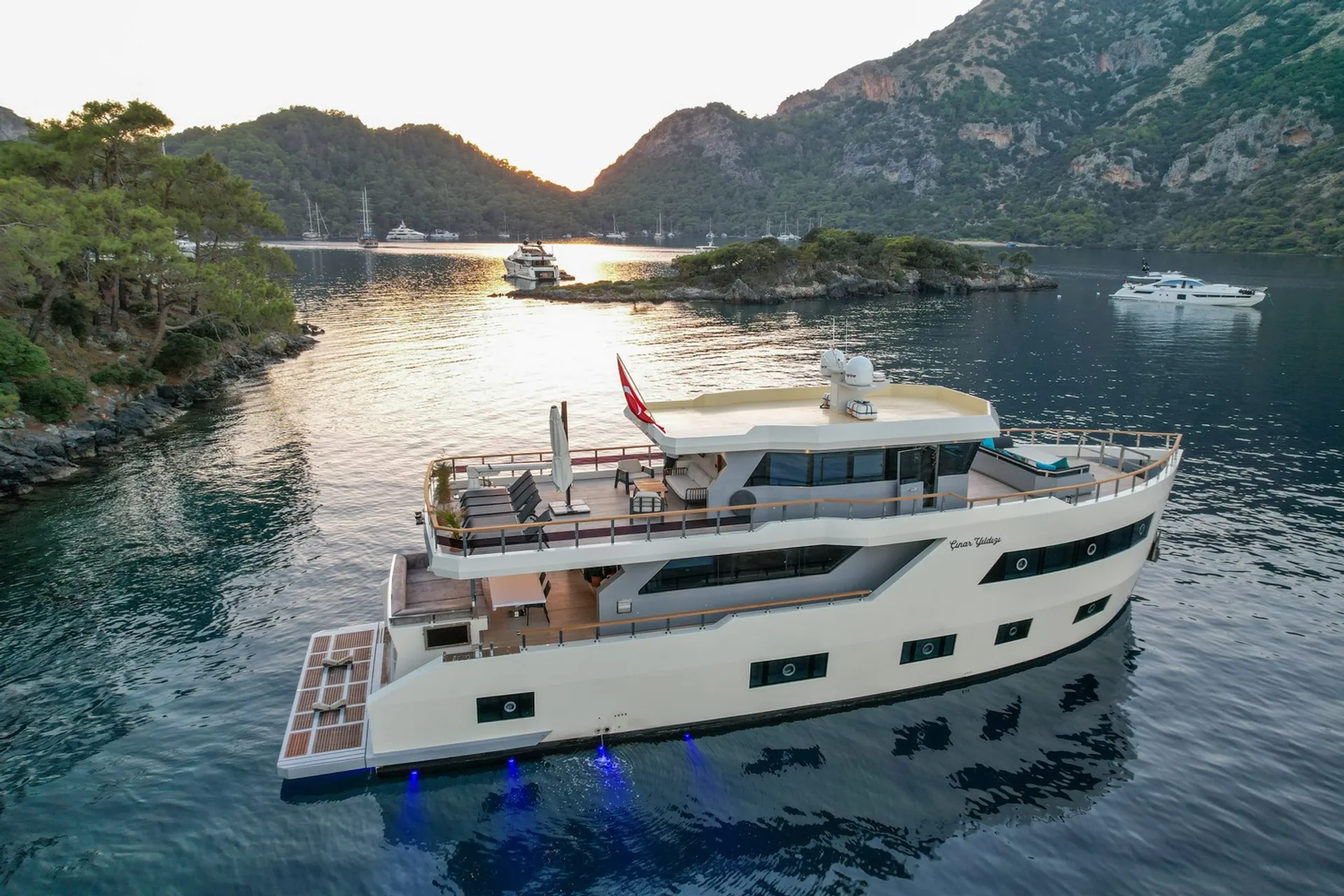 Cinar Yildizi yacht interior or exterior view
