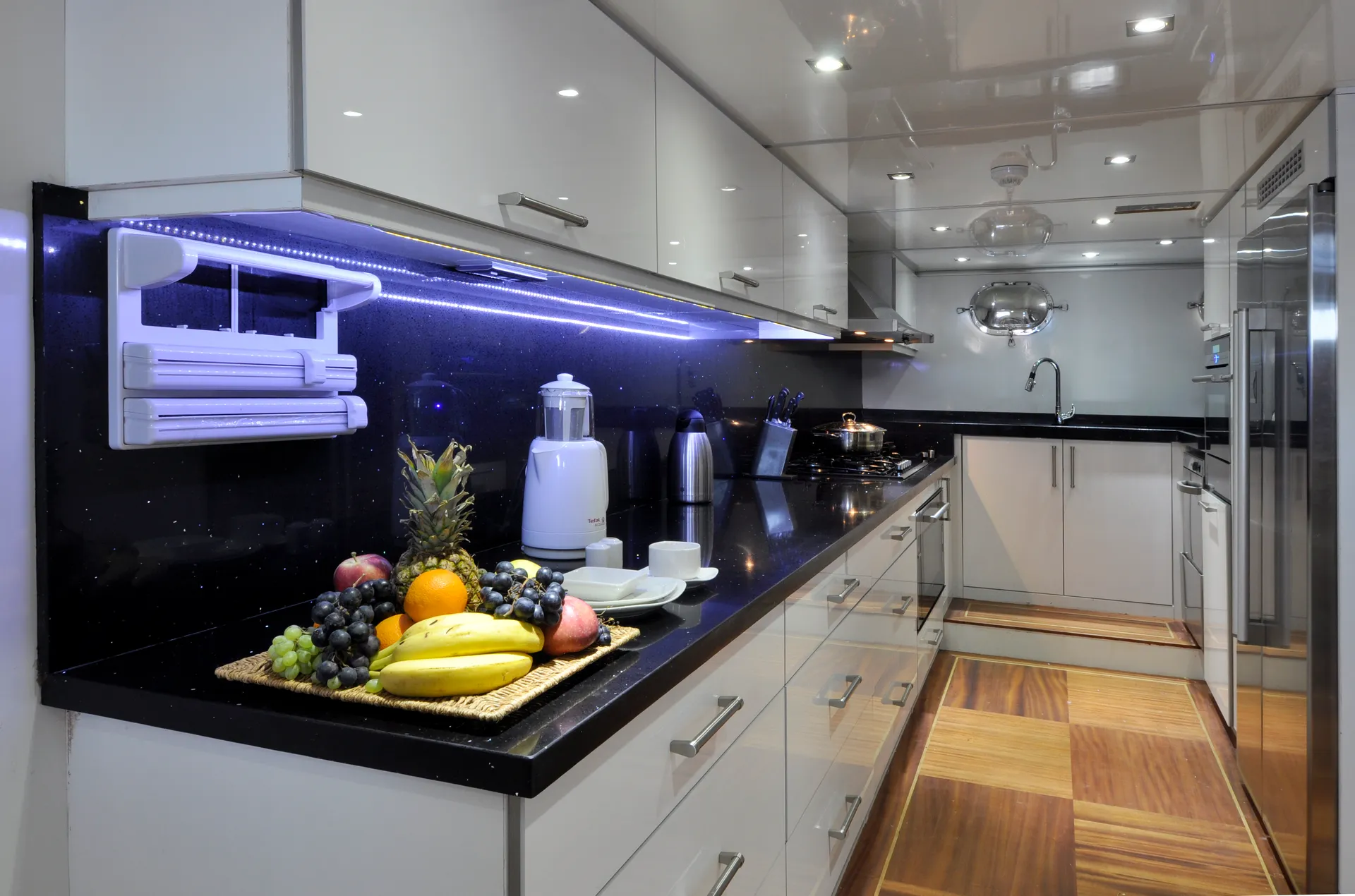 Dolce Mare yacht interior or exterior view