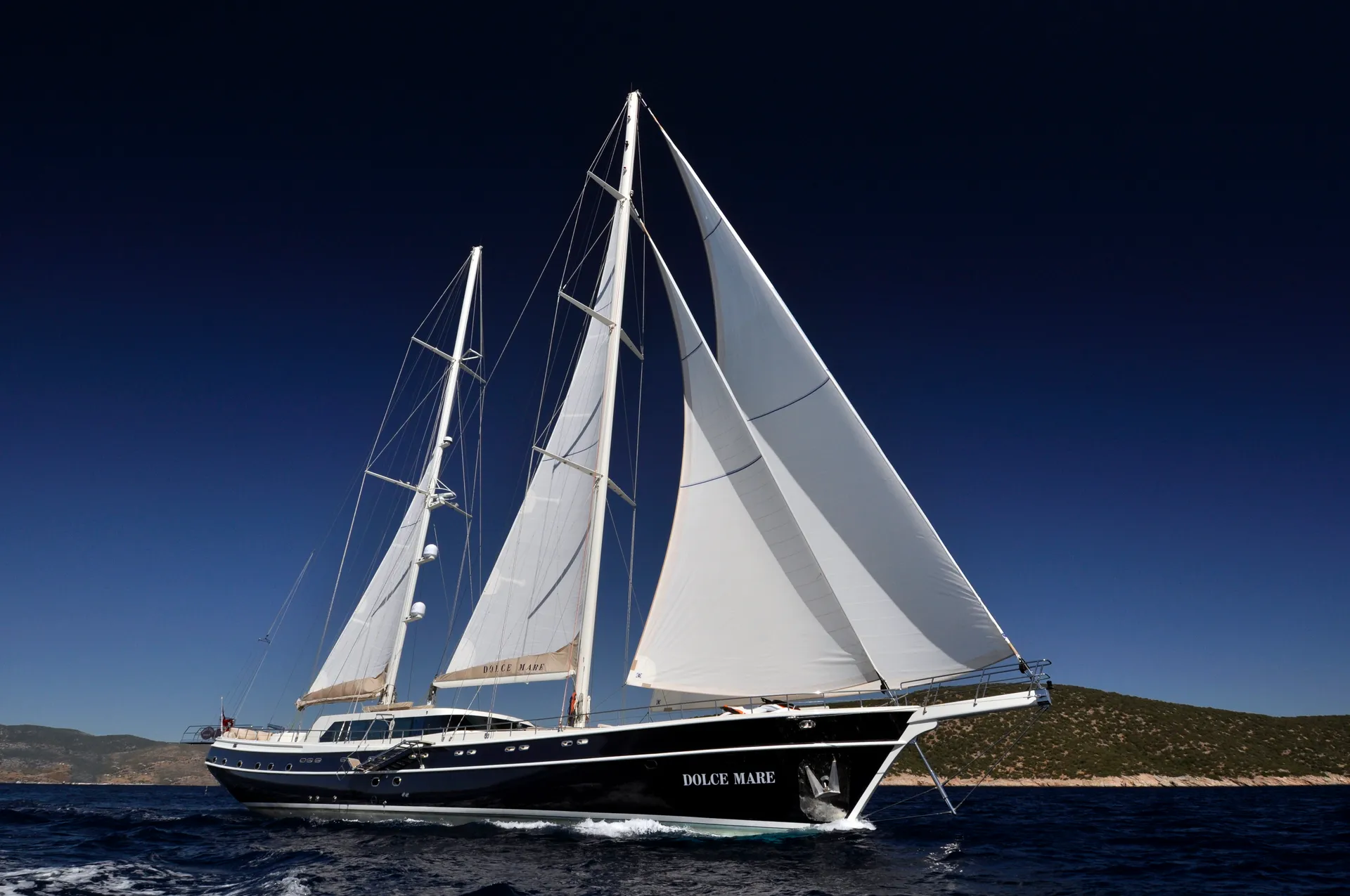 Dolce Mare yacht aerial view