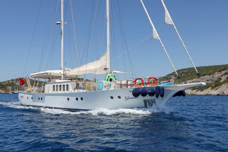 Gazella yacht aerial view