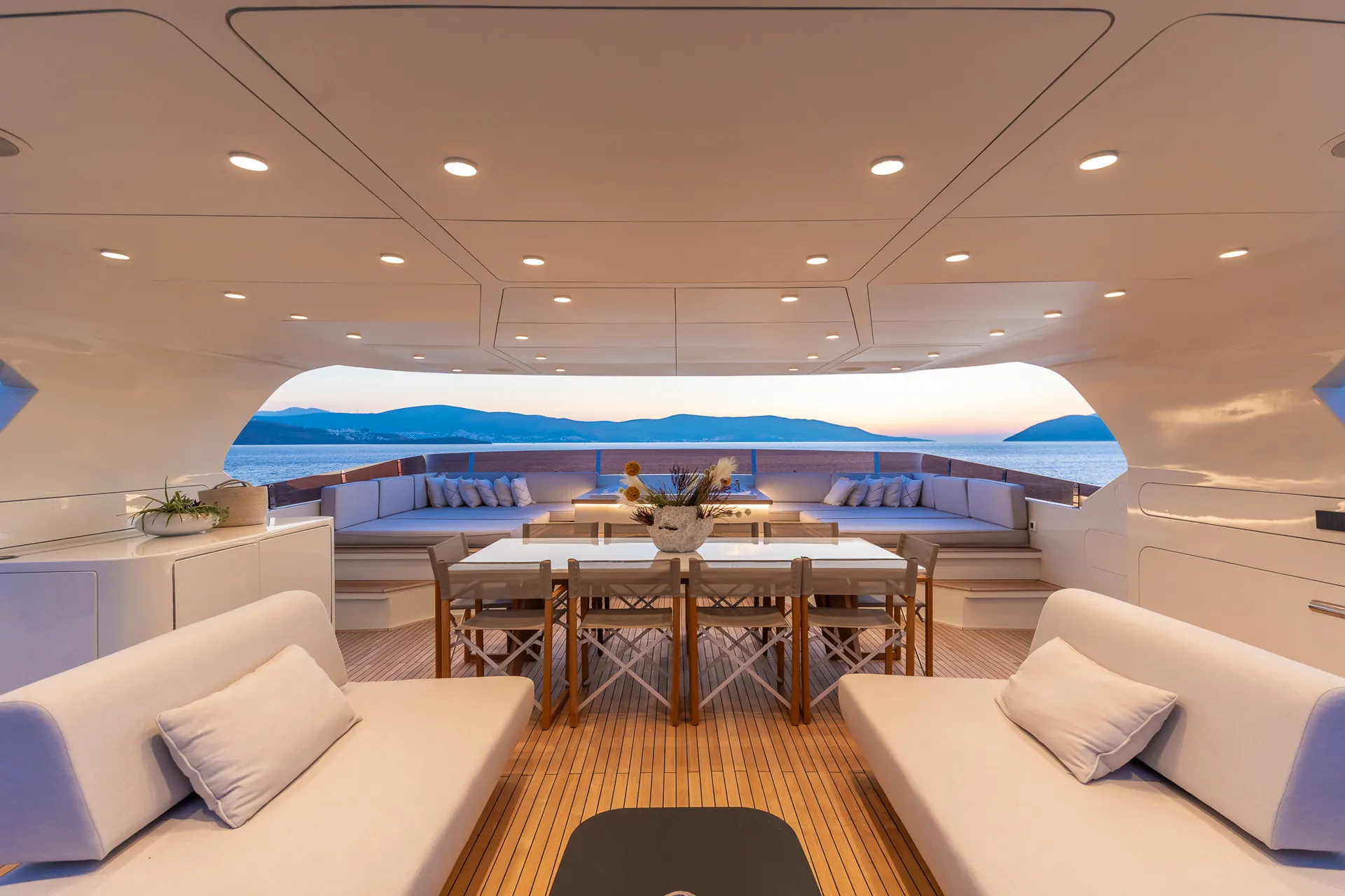 Illusion II yacht interior or exterior view
