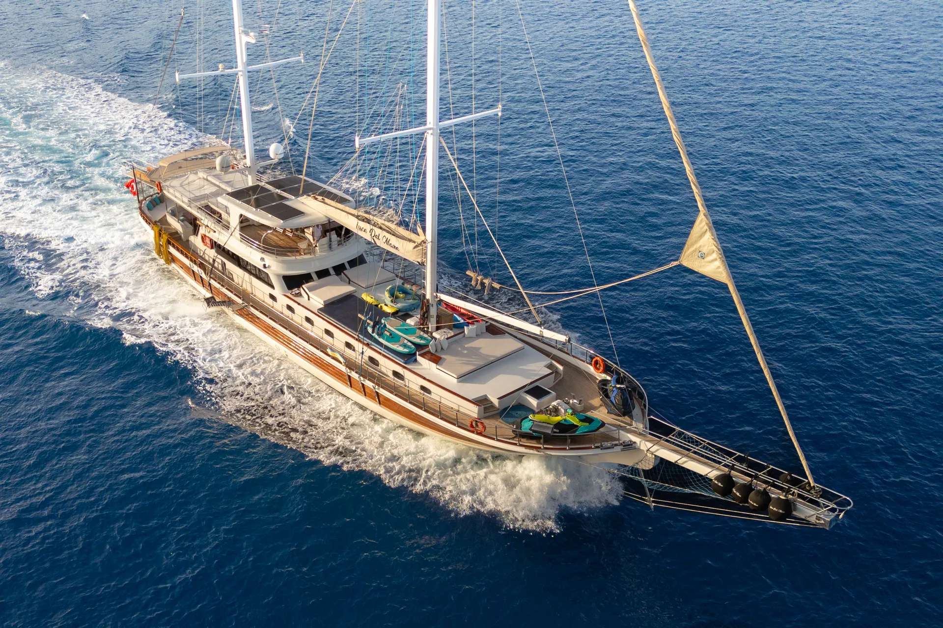 Luce Del Mare yacht interior or exterior view