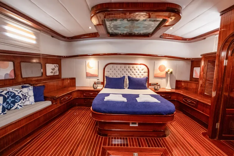 Luce Del Mare yacht interior or exterior view