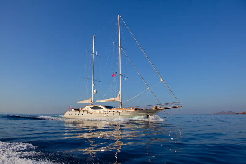 Miss Be yacht interior or exterior view