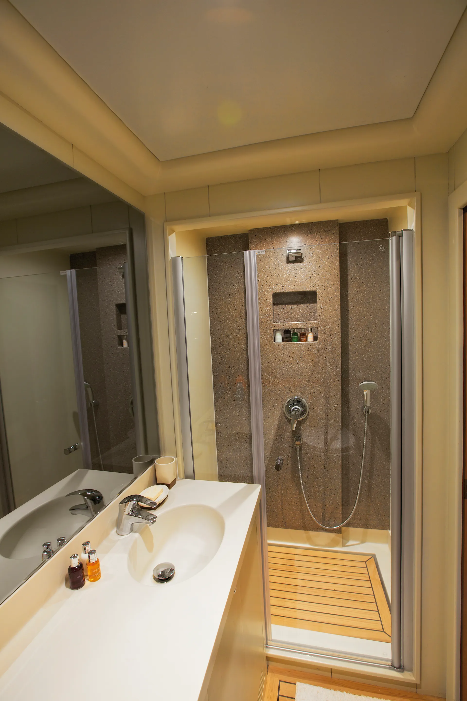 Miss Be yacht interior or exterior view