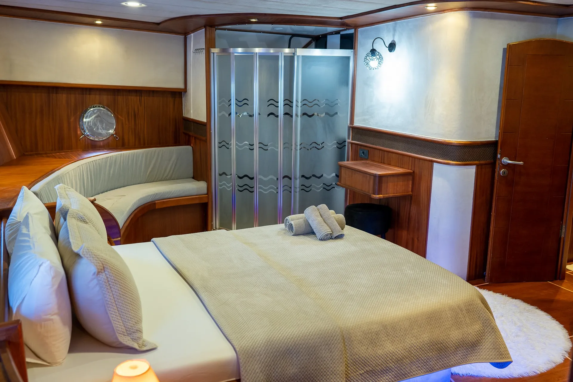 Nevra Queen yacht interior or exterior view