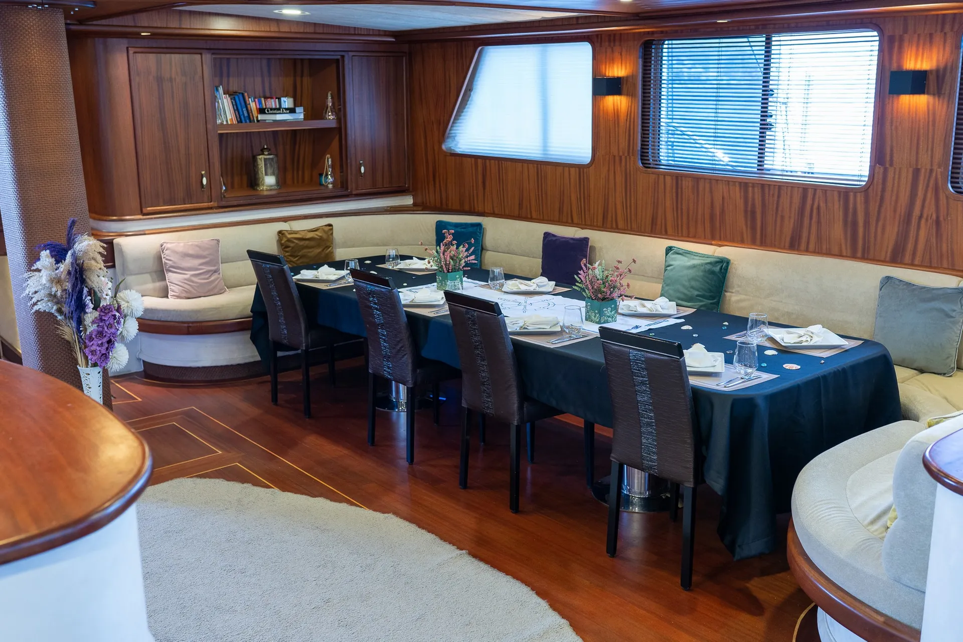 Nevra Queen yacht interior or exterior view