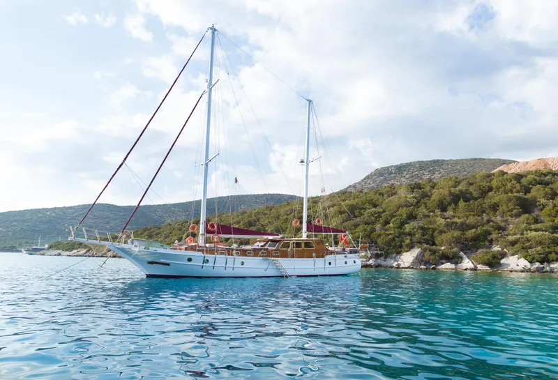 Primadonna yacht aerial view