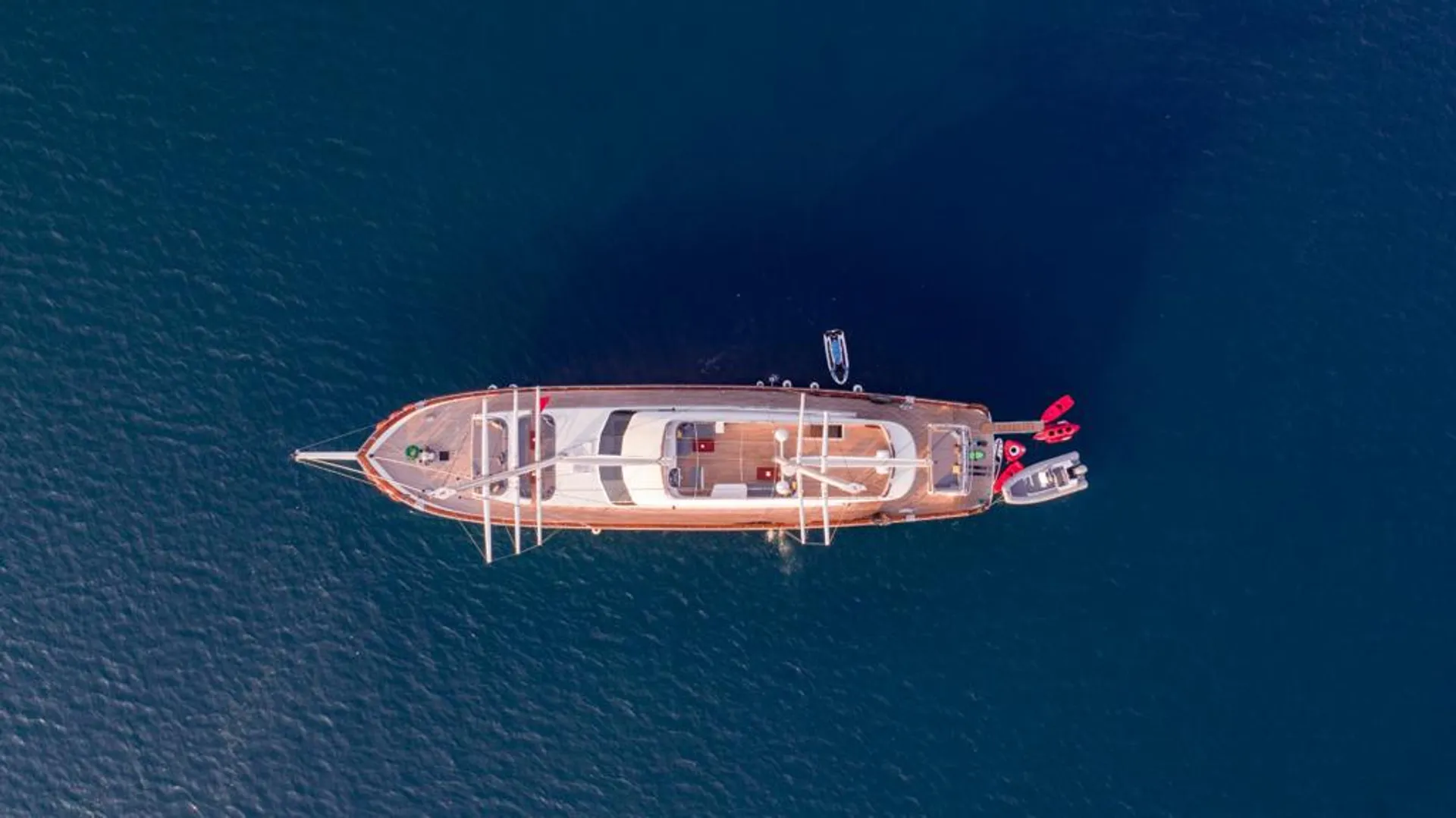 Queen Of Makri yacht aerial view