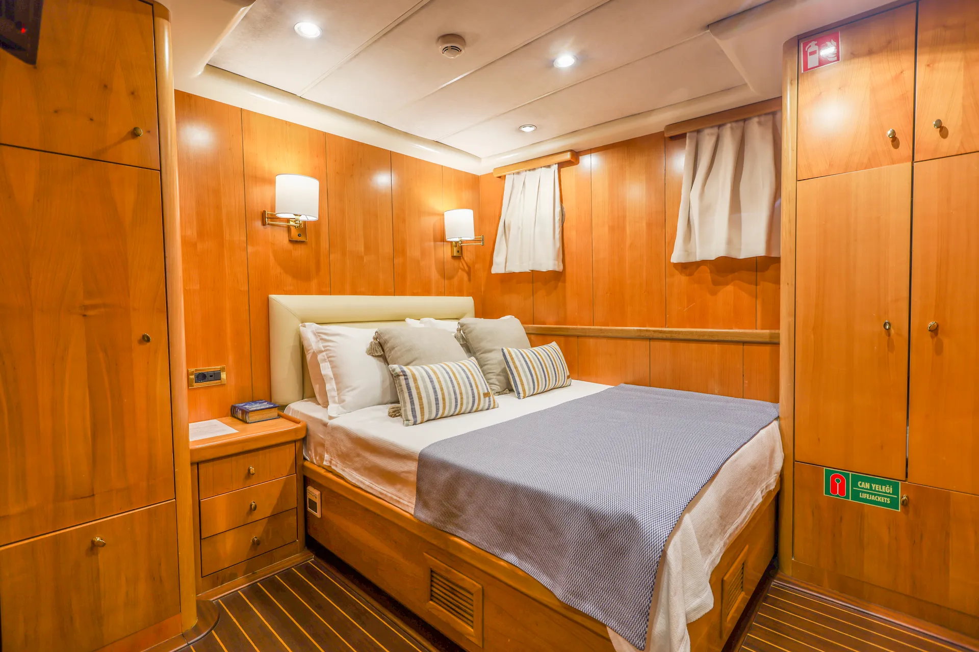 Queen Of Sea yacht interior or exterior view