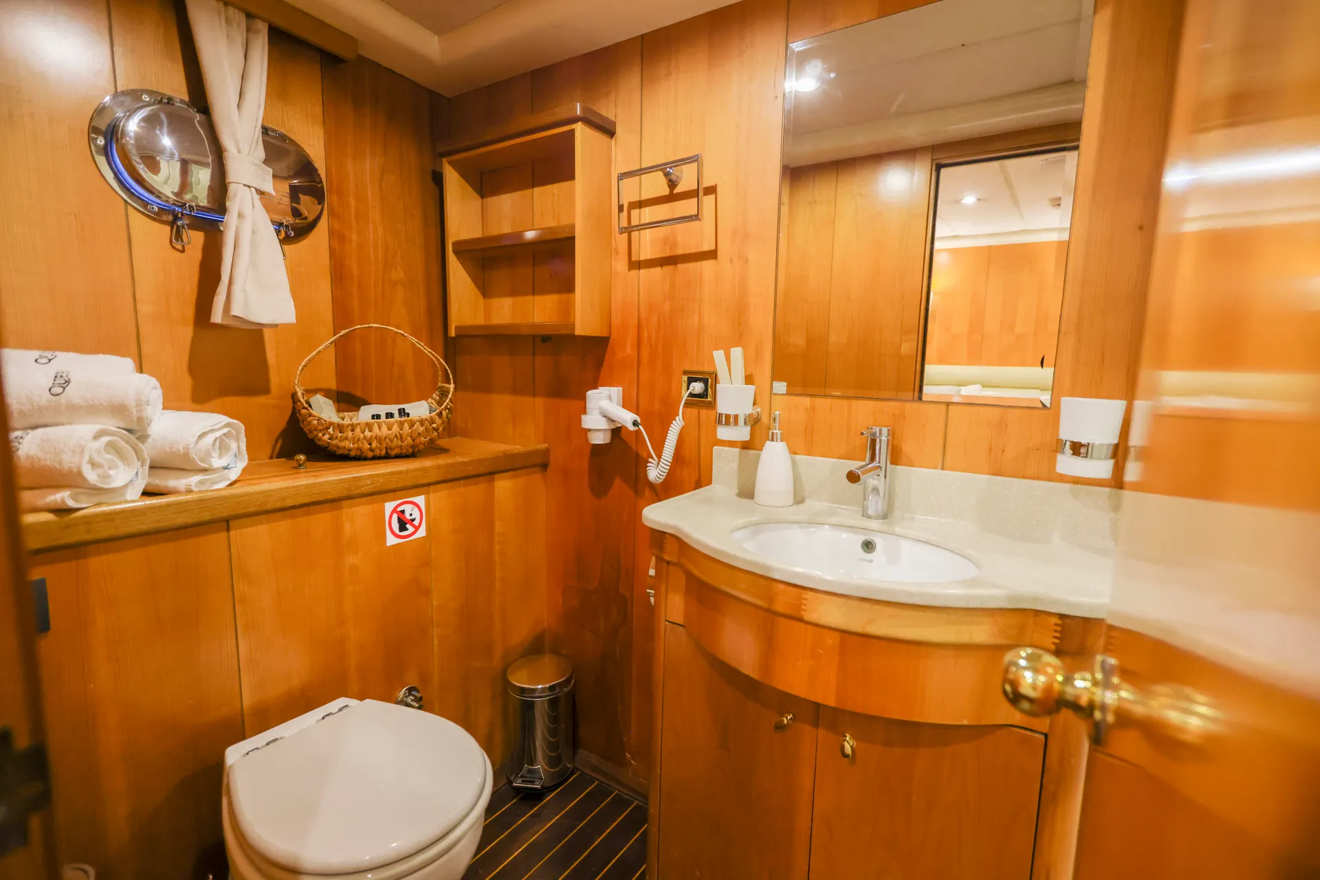 Queen Of Sea yacht interior or exterior view