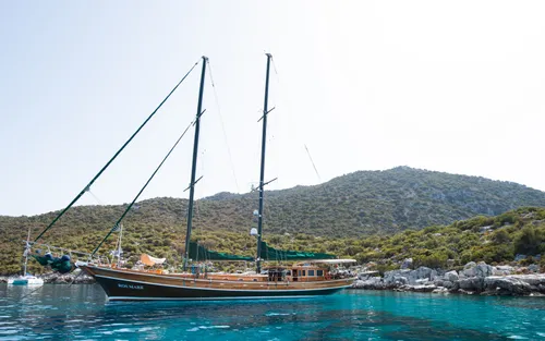 Ros Mare yacht